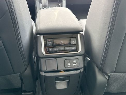Certified 2025 Subaru Ascent Limited image 35