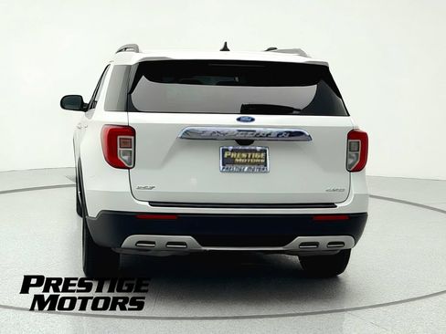 Used 2022 Ford Explorer XLT w/ Equipment Group 202A AWD/4WD image 7
