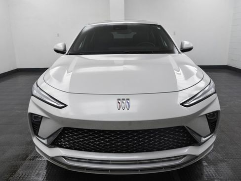 Used 2025 Buick Envista Avenir image 2