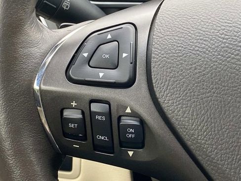 Used 2018 Lincoln MKT AWD image 19