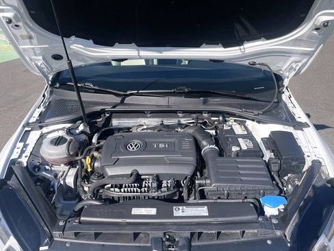 Used 2015 Volkswagen Golf S FWD image 3