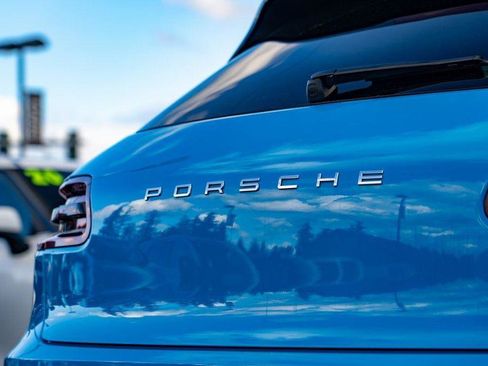 Used 2017 Porsche Macan S image 14