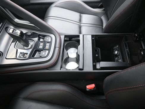 Used 2017 Jaguar F-TYPE R image 24