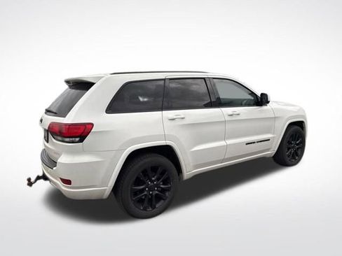 Used 2019 Jeep Grand Cherokee Altitude AWD/4WD image 12
