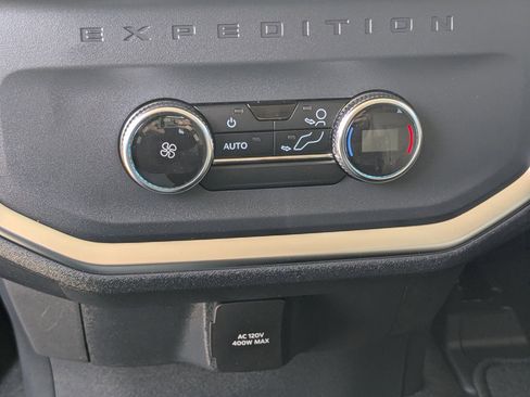 New 2026 Ford Expedition Active image 16