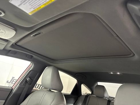 Used 2022 Toyota Avalon Limited w/ Advanced Safety Package FWD image 10