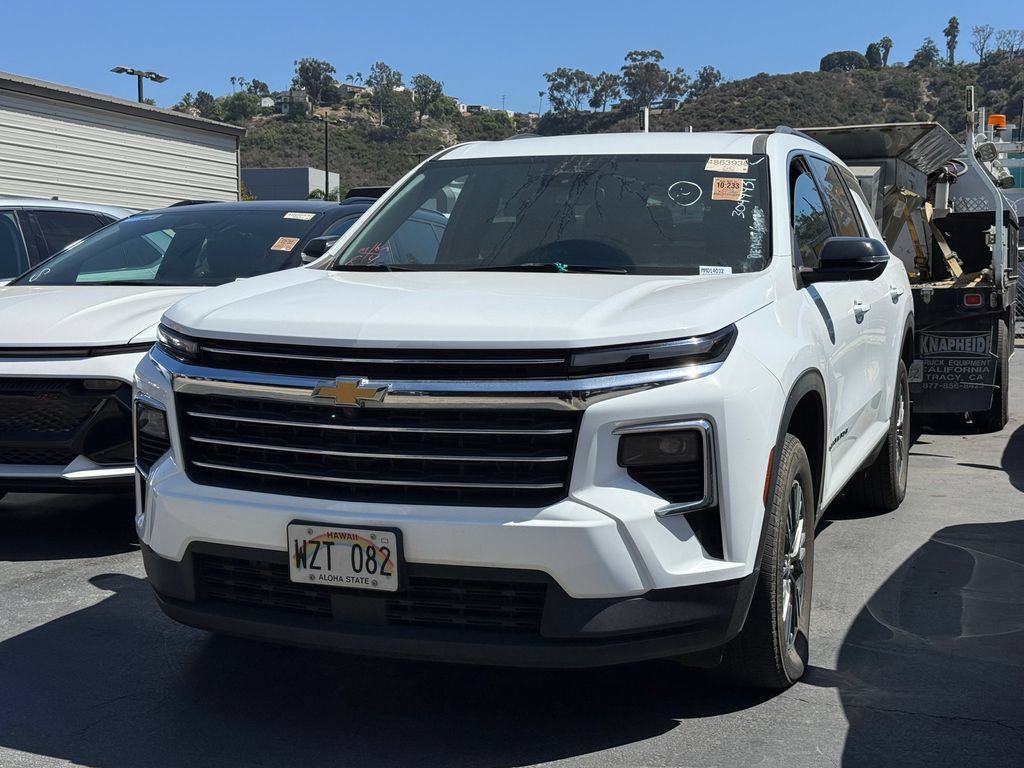 Used 2024 Chevrolet Traverse LT FWD image 12