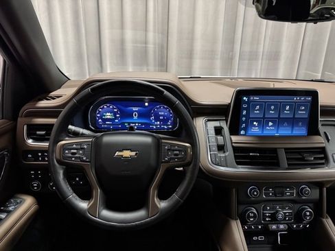 Used 2023 Chevrolet Suburban High Country w/ Advanced Technology Package image 17