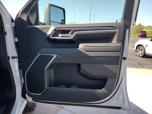 Used 2025 Chevrolet Silverado 2500 LT w/ Convenience Package AWD/4WD image 18