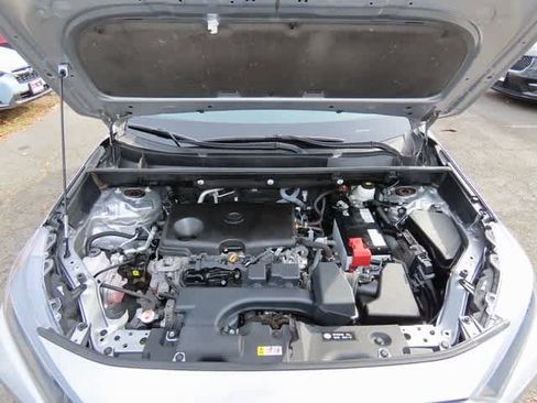 Used 2022 Toyota RAV4 LE image 10