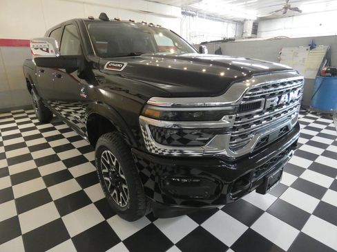 New 2026 RAM 2500 Limited AWD/4WD image 4