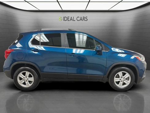 Used 2020 Chevrolet Trax LT FWD image 4