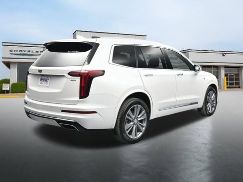 Used 2024 Cadillac XT6 Premium Luxury w/ Technology Package AWD/4WD image 5
