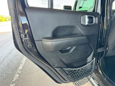 Used 2020 Jeep Wrangler Unlimited Sahara AWD/4WD image 18