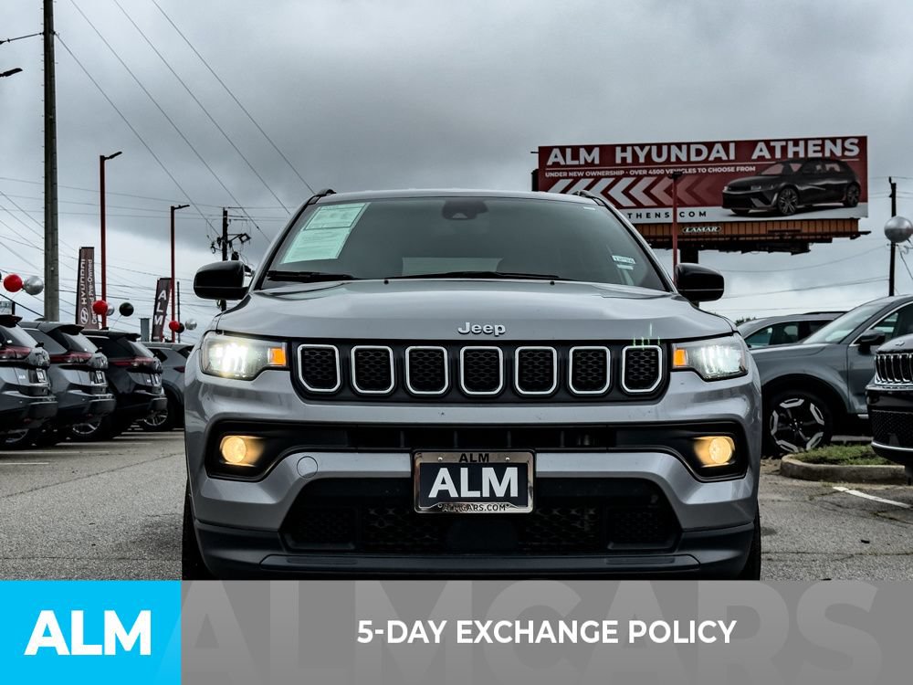 Used 2024 Jeep Compass Latitude AWD/4WD image 3