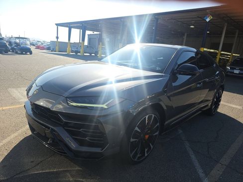 Used 2021 Lamborghini Urus image 3