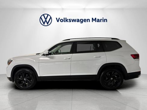 Used 2023 Volkswagen Atlas SE w/ Black Wheel Package image 2