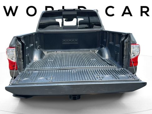 Used 2023 Nissan Titan SV w/ SV Convenience Package RWD image 9