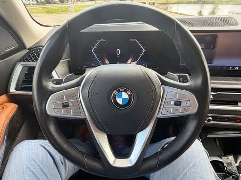 Used 2024 BMW X7 xDrive40i w/ Premium Package AWD/4WD image 12
