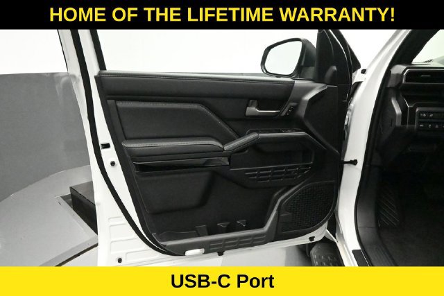 Used 2025 Toyota 4Runner Limited AWD/4WD image 11