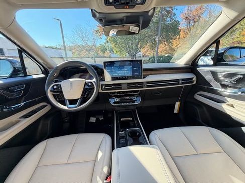 New 2026 Lincoln Corsair Reserve w/ Jet Appearance Package image 10