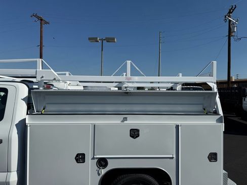 New 2026 Ford F250 XL w/ XL Chrome Package image 15