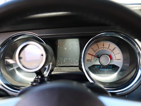 Used 2010 Ford Mustang GT image 31