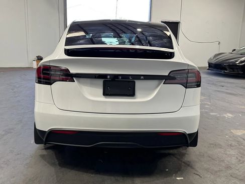 Used 2024 Tesla Model X image 3