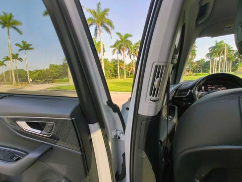 Used 2019 Audi Q7 3.0T Prestige AWD/4WD image 35