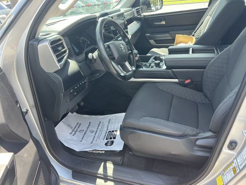 Used 2022 Toyota Tundra SR5 w/ SR5 Convenience Package AWD/4WD image 16