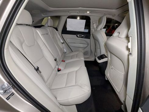 New 2025 Volvo XC60 B5 Ultra w/ Protection Package Premier image 28