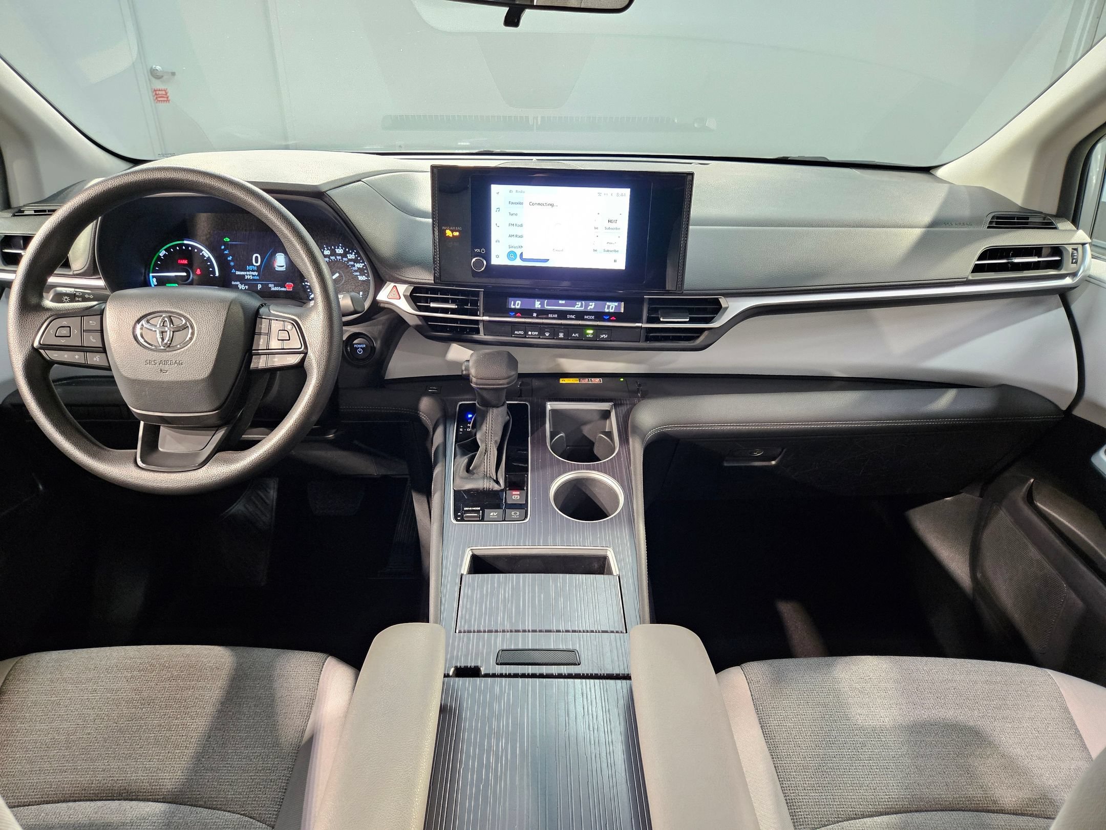 Used 2025 Toyota Sienna LE FWD image 10