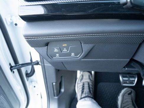 New 2026 Volkswagen Atlas Cross Sport SEL R-Line image 25