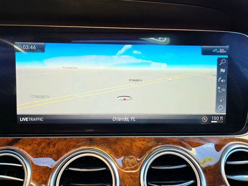 Used 2020 Mercedes-Benz E 450 E 450 w/ Driver Assistance Package image 31