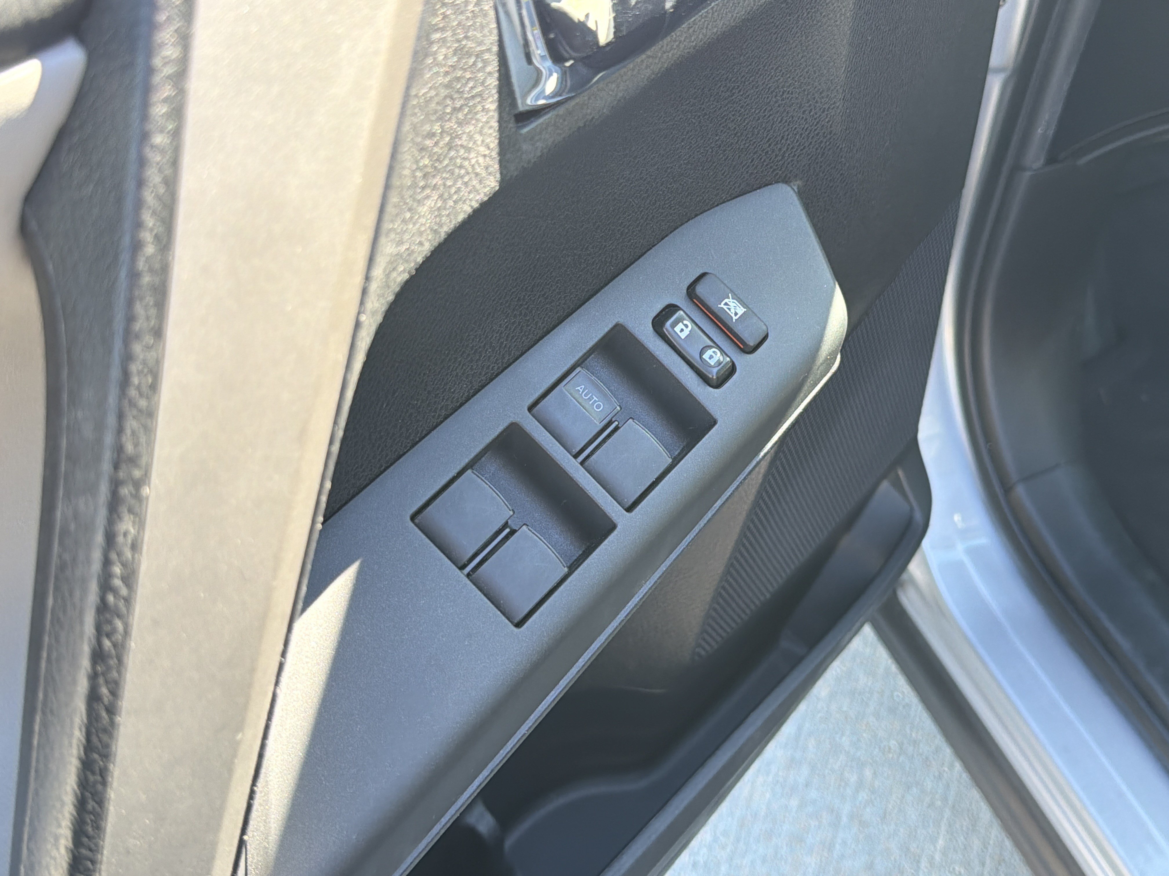 Used 2016 Toyota RAV4 XLE FWD image 15