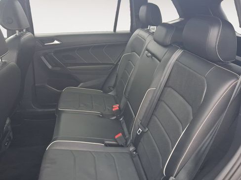 Used 2022 Volkswagen Tiguan SEL R-Line AWD/4WD image 13