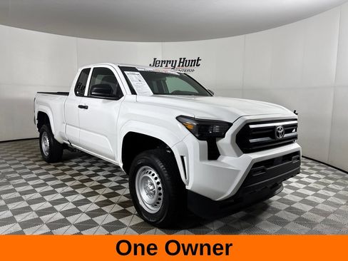 Used 2025 Toyota Tacoma SR RWD image 4
