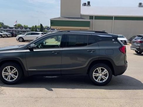Used 2020 GMC Terrain SLE w/ Driver Convenience Package AWD/4WD image 5