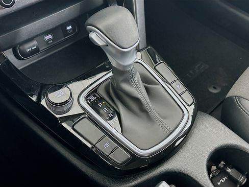 Used 2025 Kia Seltos S image 25