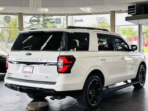 Used 2024 Ford Expedition Limited AWD/4WD image 6