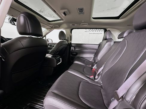 Used 2025 Kia Carnival SX w/ SX Dark Edition Package FWD image 26