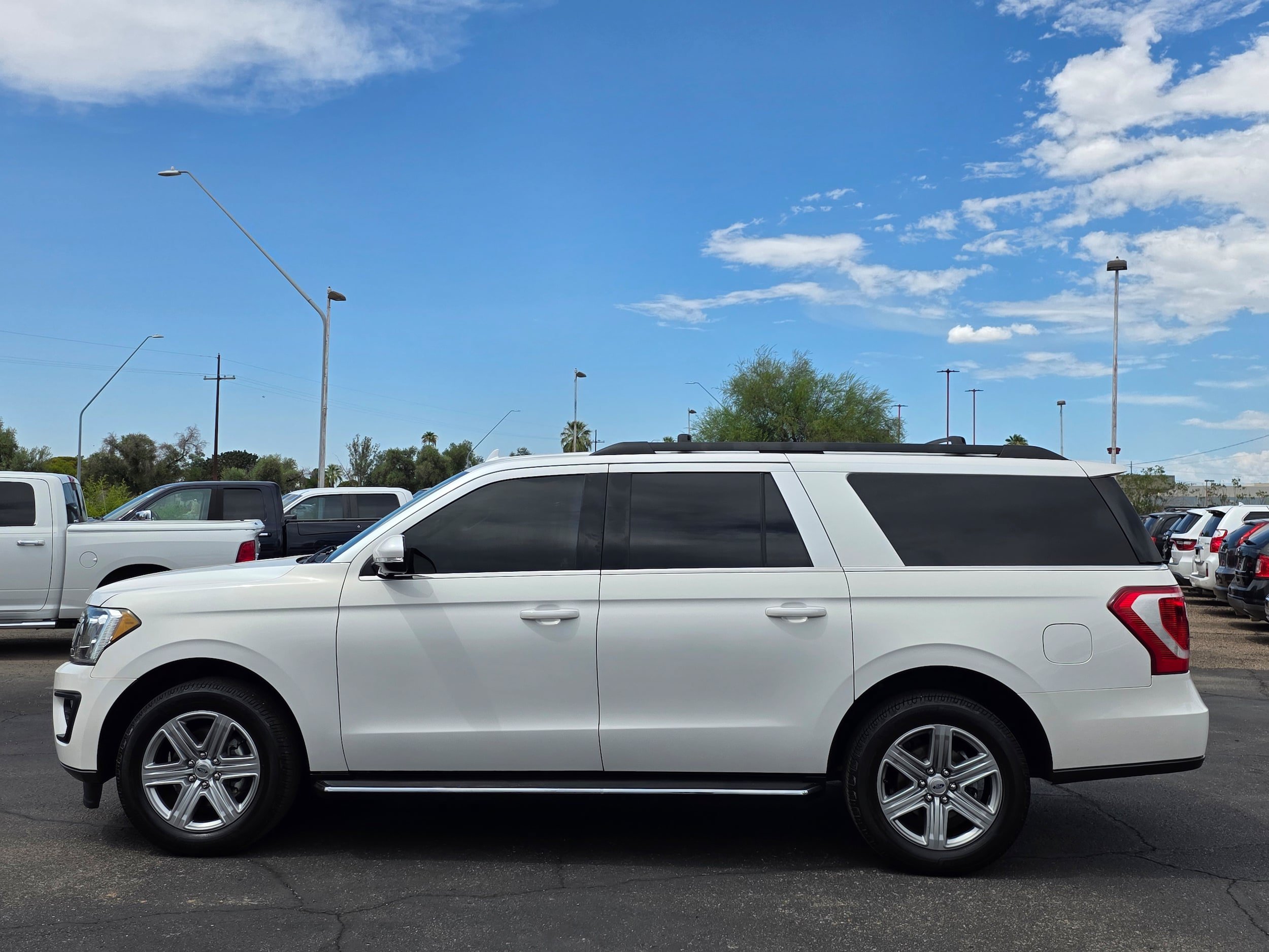 Used 2019 Ford Expedition Max XLT w/ Equipment Group 202A RWD image 2