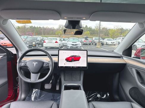 Used 2024 Tesla Model Y Long Range image 12