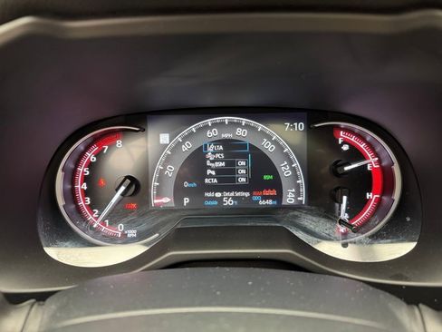 Used 2023 Toyota RAV4 XLE Premium image 15