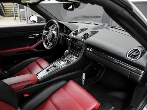 Used 2021 Porsche 718 Boxster S RWD image 24