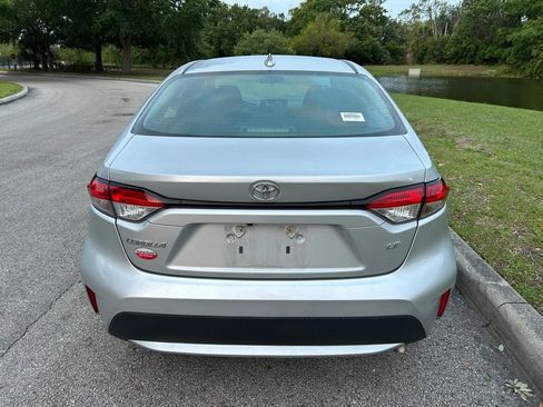 Used 2022 Toyota Corolla LE image 4