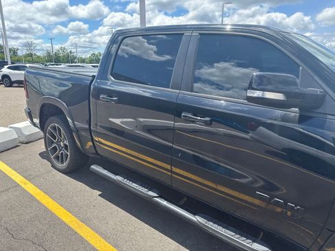 Used 2019 RAM 1500 Laramie AWD/4WD image 26