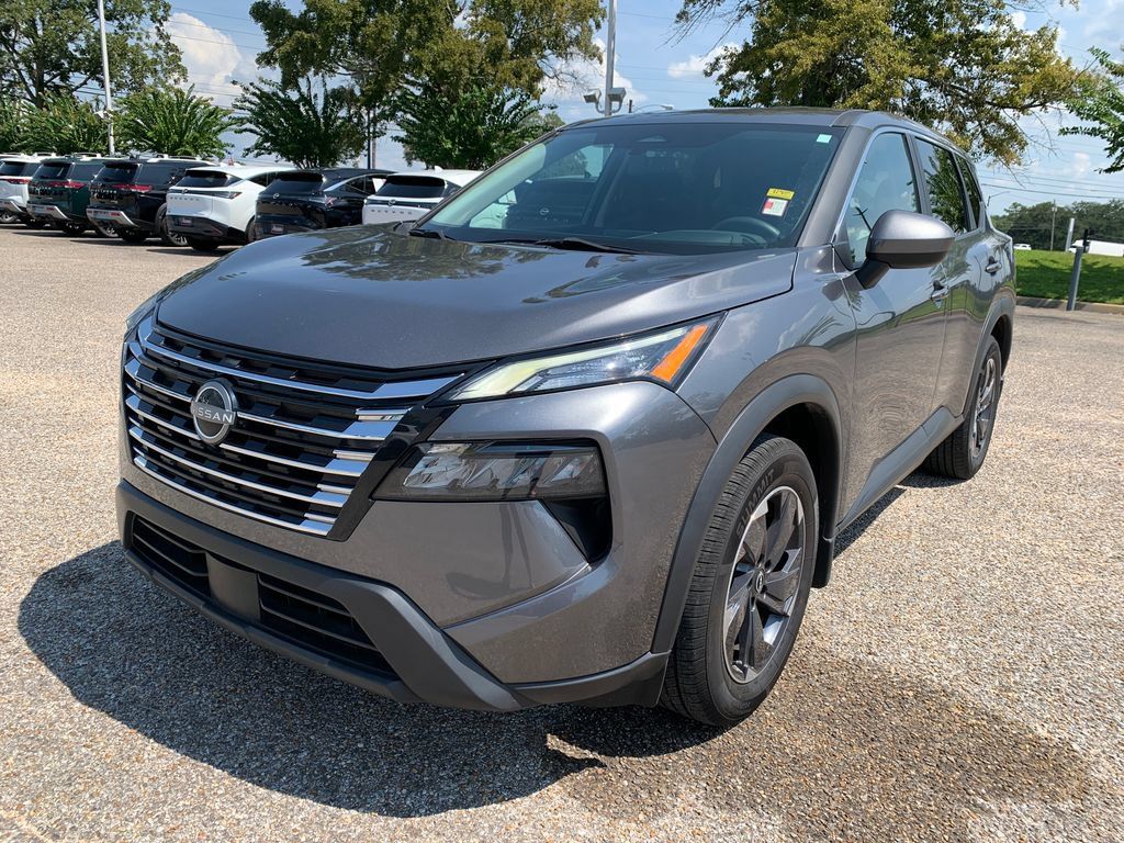Used 2024 Nissan Rogue SV FWD image 4