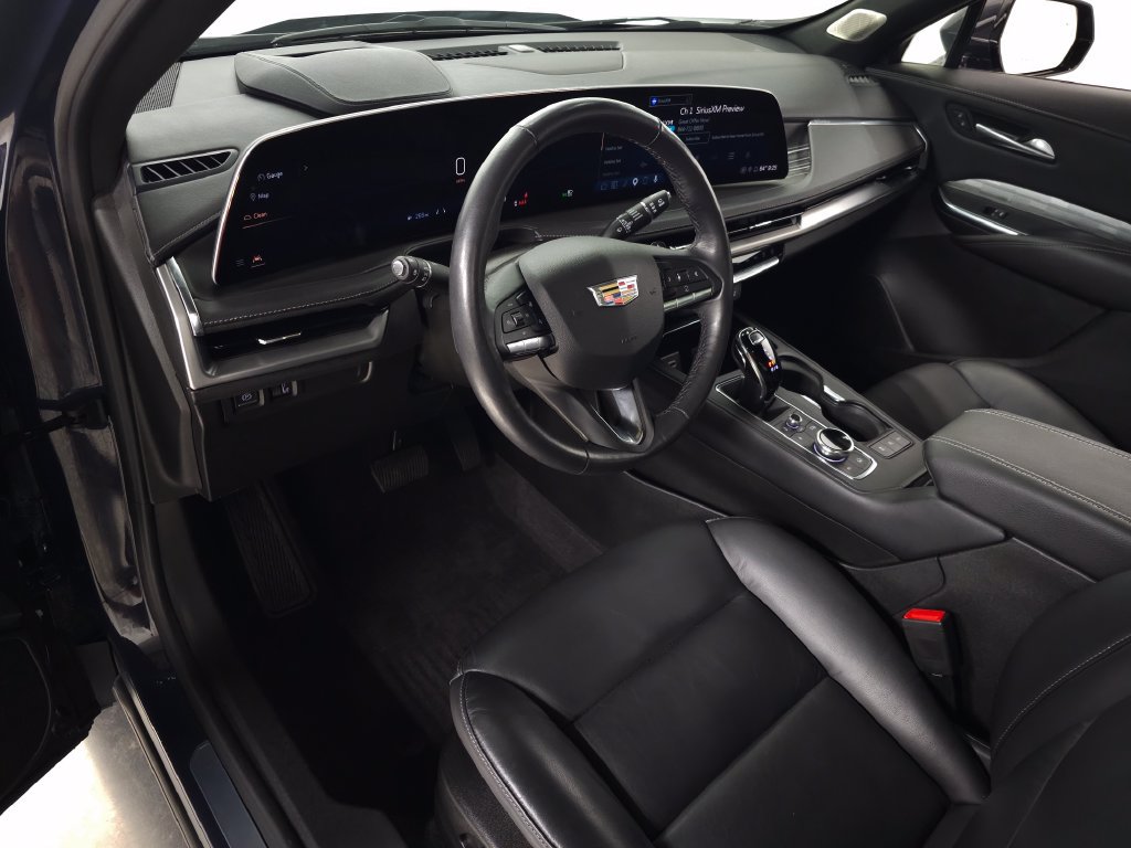 Used 2024 Cadillac XT4 Premium Luxury w/ Technology Package FWD image 14
