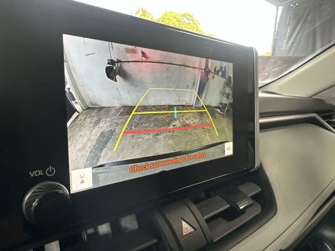 Used 2025 Toyota RAV4 XLE FWD image 19
